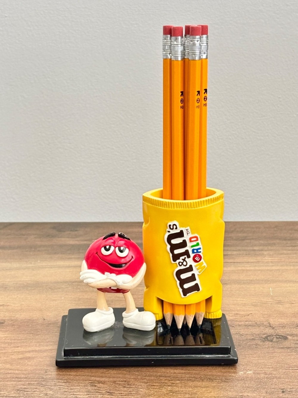 VINTAGE M&M's World Candy Red M&M Desktop Pencil Paper Clip Holder Organizer - Picture 12 of 12